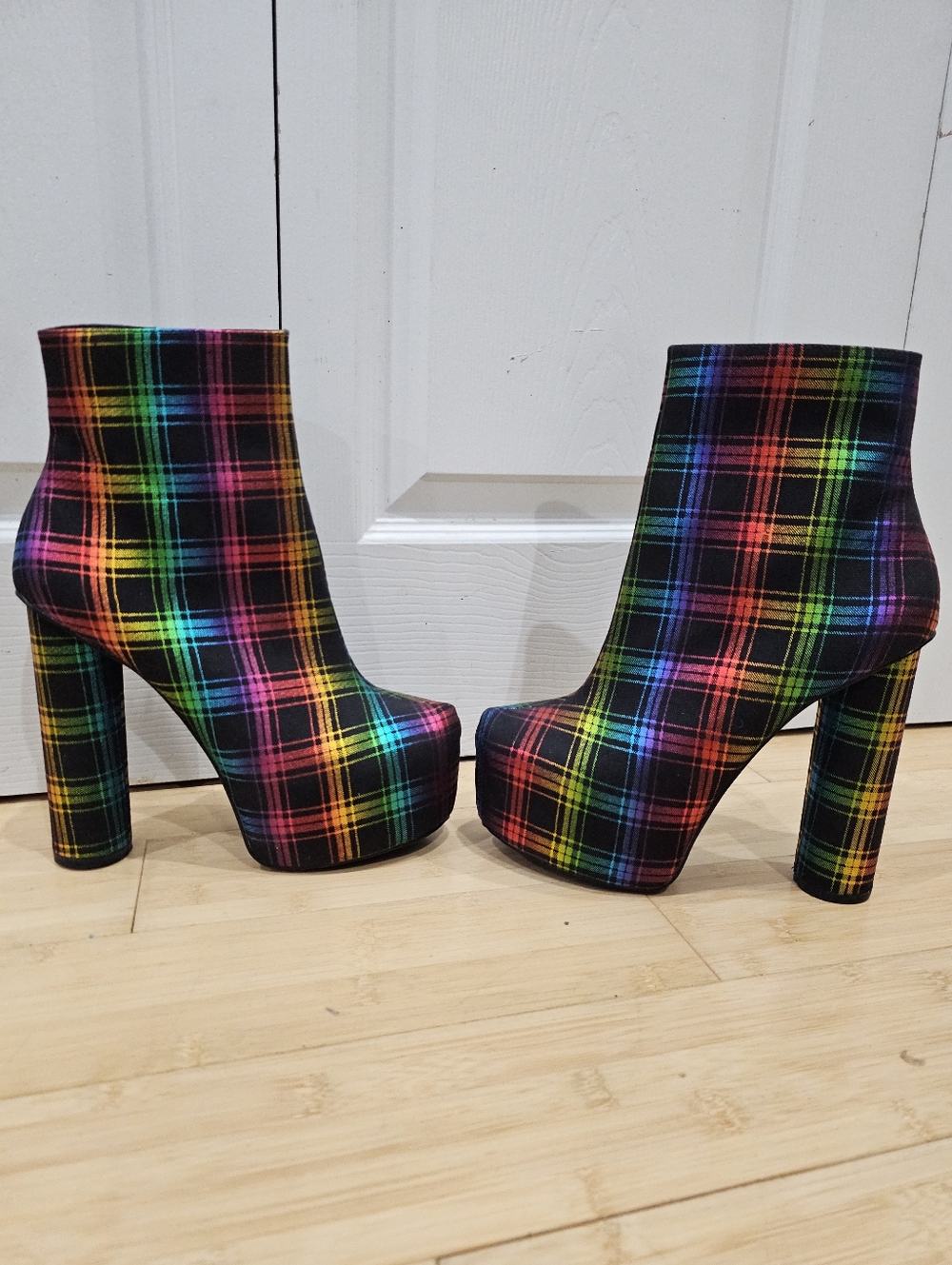 Privileged Lemon Drop Questar Rainbow Black Shiny Black Platform High Heel Boots - Picture 4 of 10